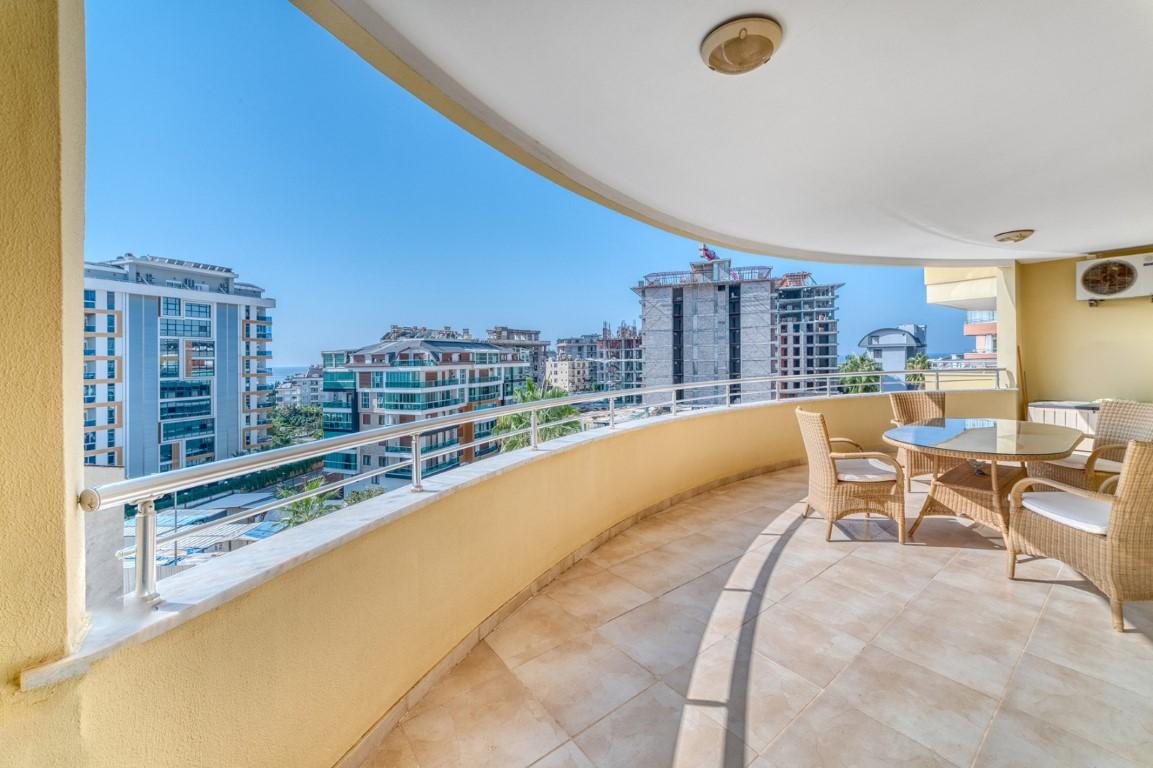 Light two bedroom apartment on 3rd floor, 350 m from the sea - Фото 5