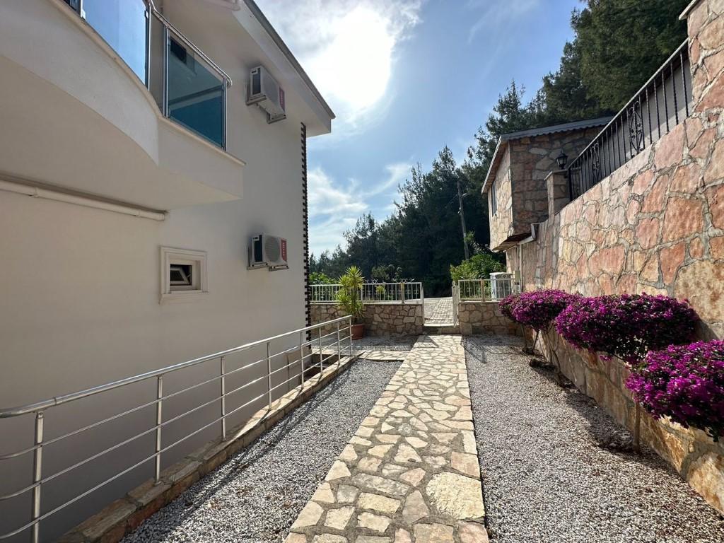 Detached villa with private pool and city view, Tepe district - Фото 8