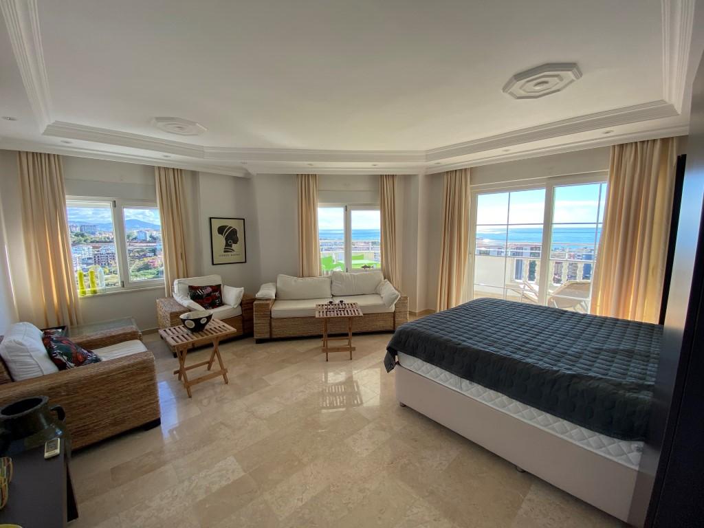 Furnished duplex on the high 9th floor overlooking the sea - Foto 12