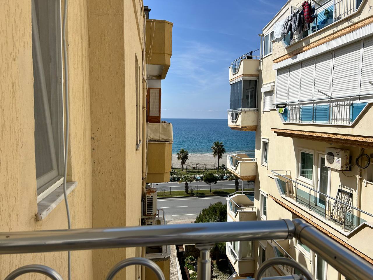 Two bedroom apartment on the first coastline in Mahmutlar - Фото 9