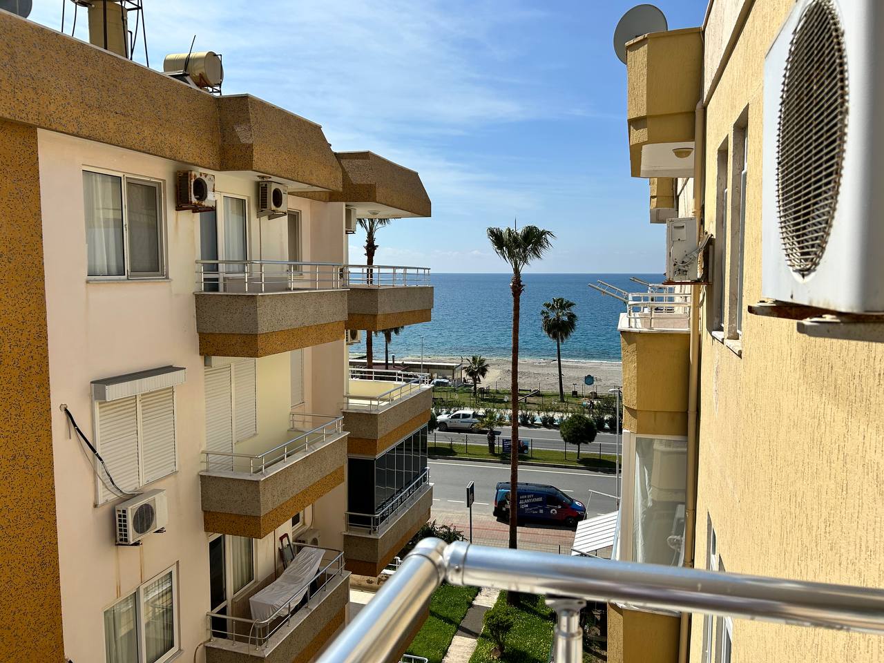 Two bedroom apartment on the first coastline in Mahmutlar - Фото 26