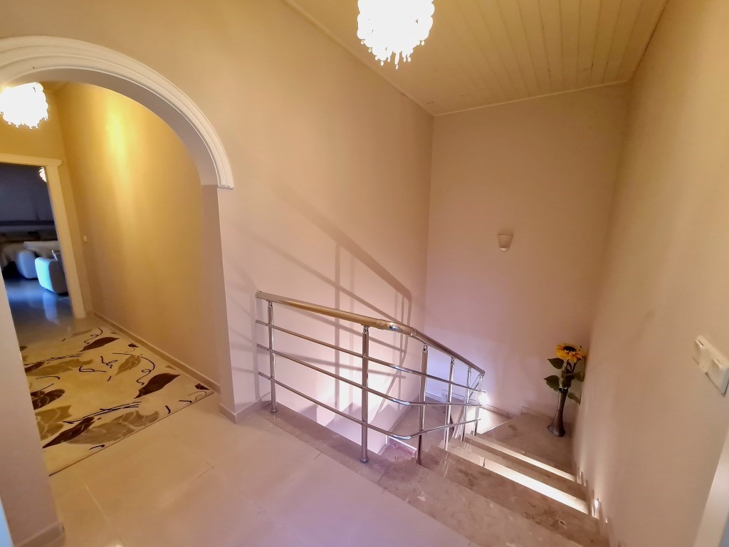 Spacious 350 m2 duplex with terrace - Foto 13