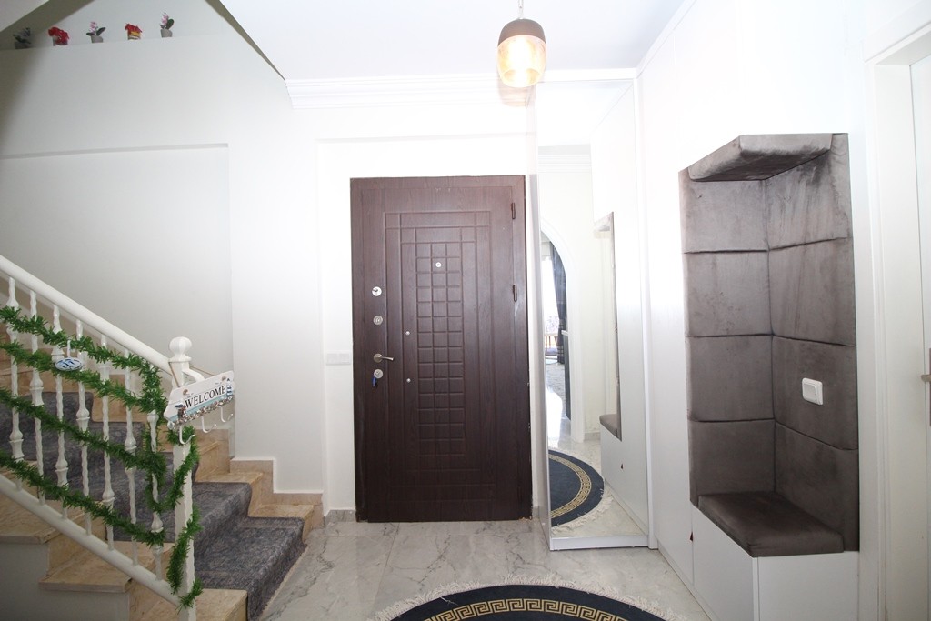 Spacious villa with private pool, in the district of Bektaş - Фото 27