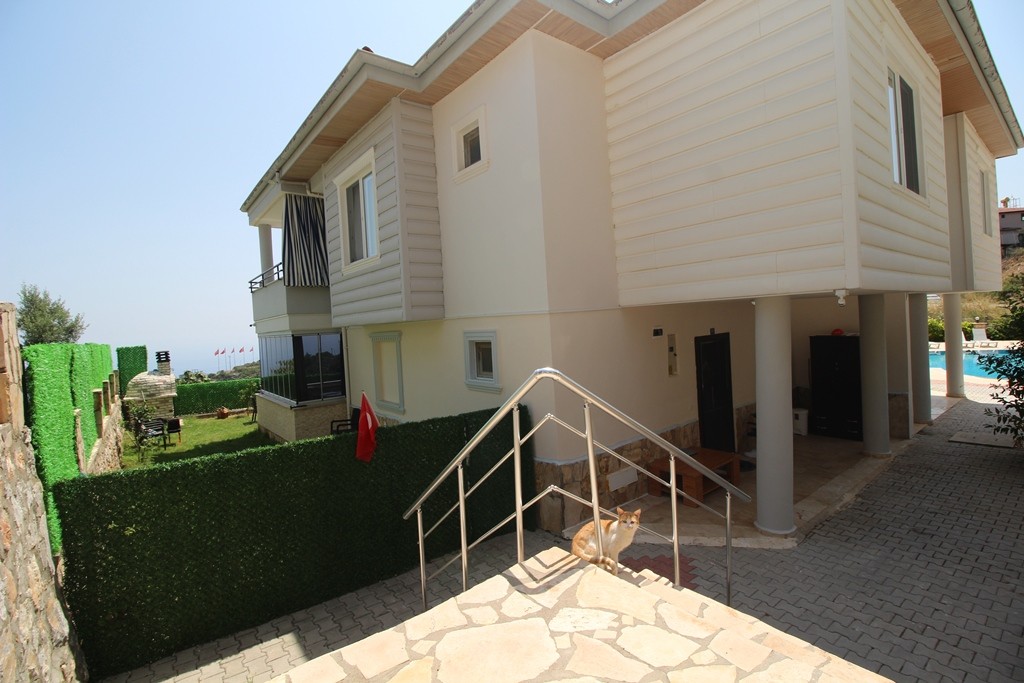 Spacious villa with private pool, in the district of Bektaş - Фото 30