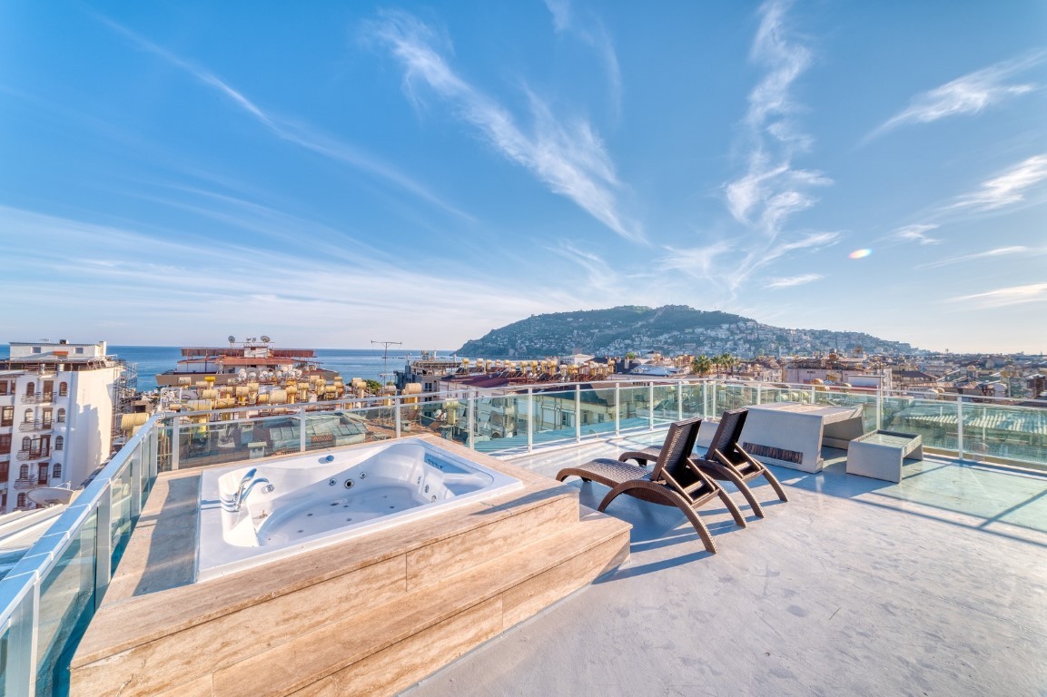 2+1 Apartment in the center of Alanya with rooftop relaxation area - Фото 17