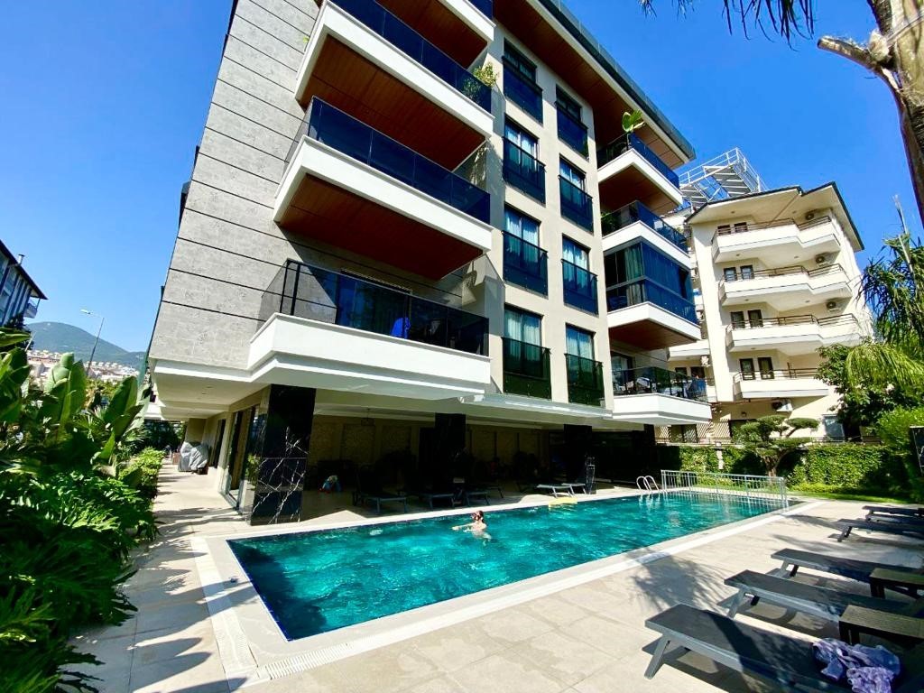 Furnished three-room apartment in the center of Alanya, 5 minutes from the sea - Фото 13