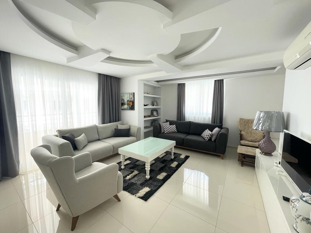 Spacious duplex apartment of 180 m2, with sea view (Cleopatra) - Foto 2